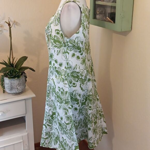 Robbie Bee Woman Green Floral Cotton Dress. Garden Girl. - Picture 5 of 12